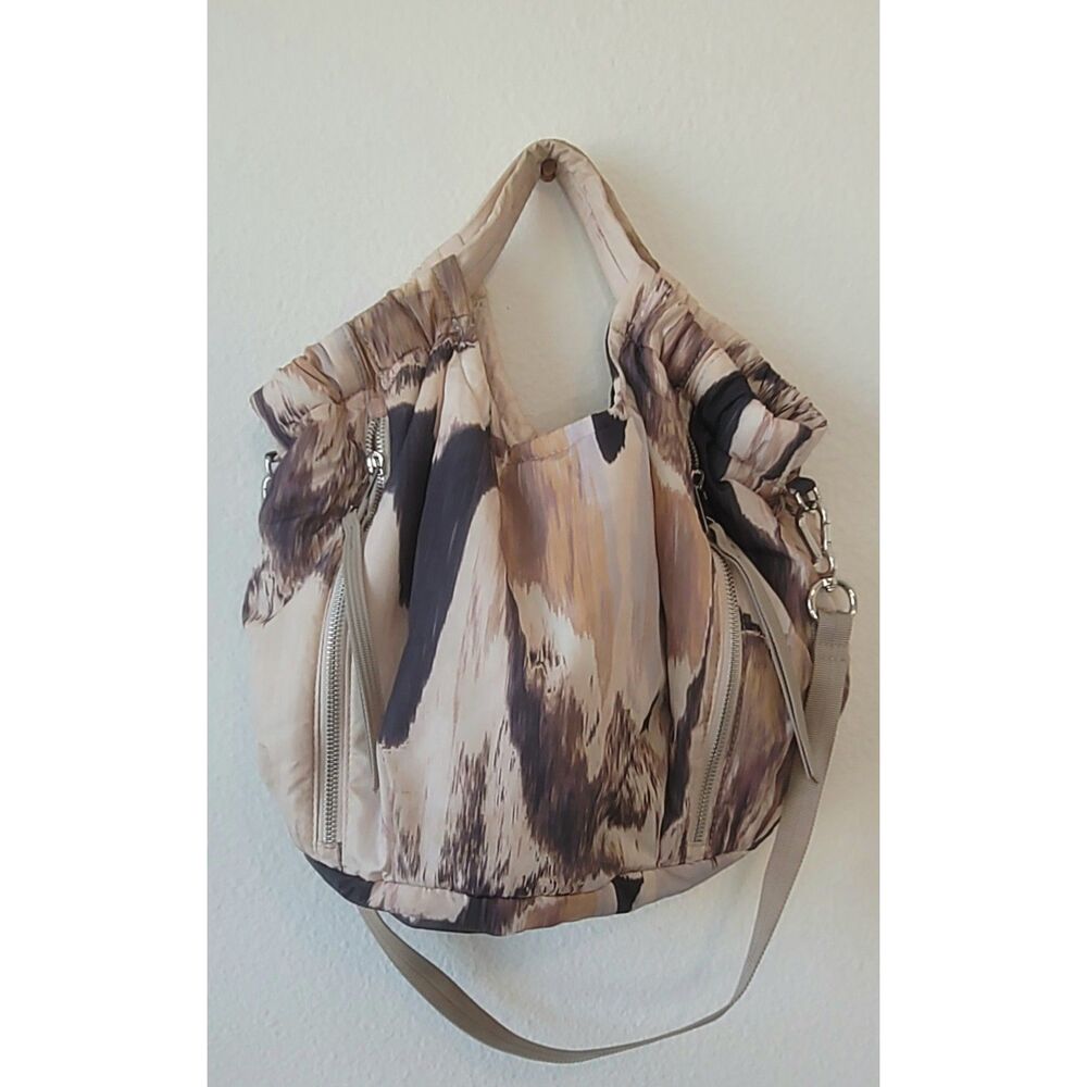 VINCE CAMUTO PURSE